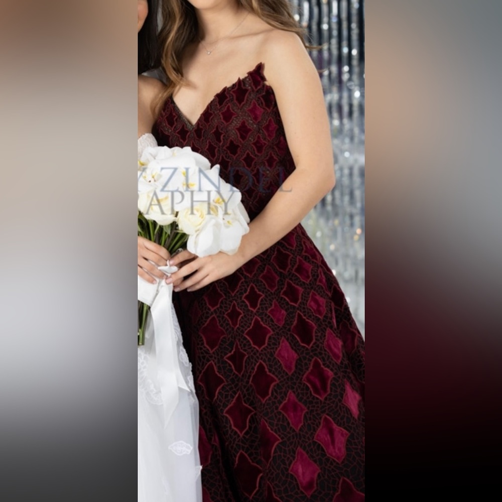 Oscar de le renta gown. Worn 1x.
